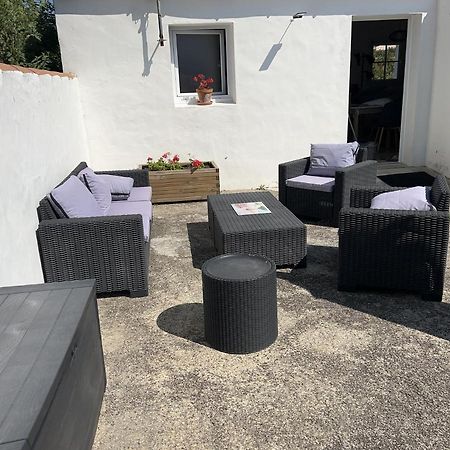 Petite Maison Au Calme, Dans Une Impasse L'Epine  Extérieur photo