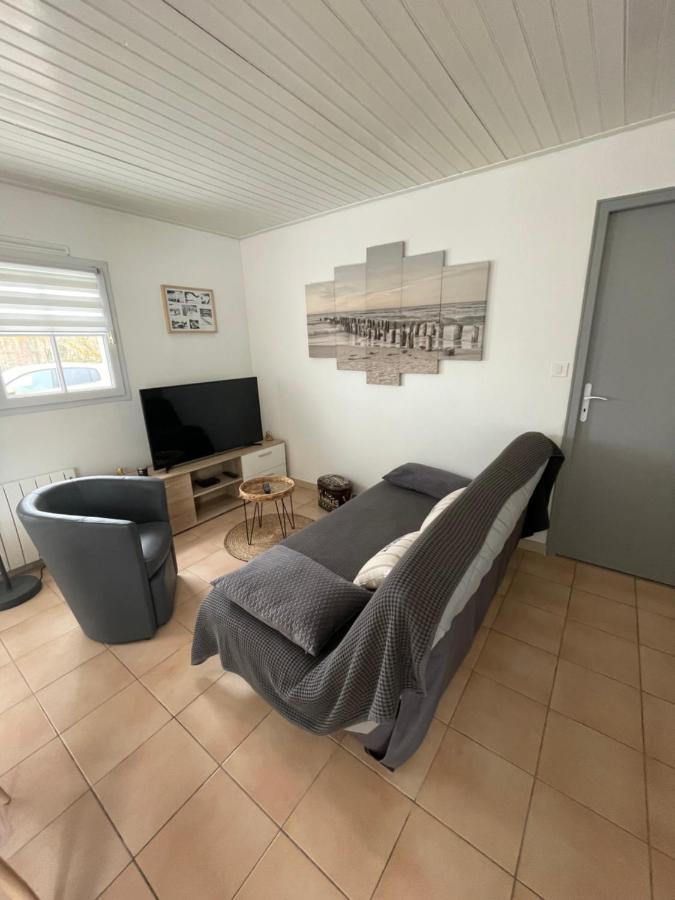 Petite Maison Au Calme, Dans Une Impasse L'Epine  Extérieur photo