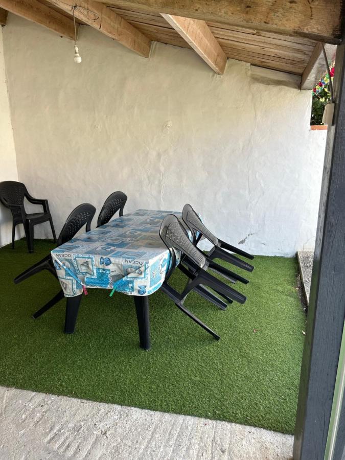 Petite Maison Au Calme, Dans Une Impasse L'Epine  Extérieur photo