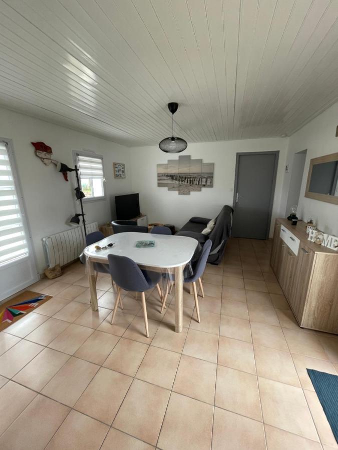 Petite Maison Au Calme, Dans Une Impasse L'Epine  Extérieur photo
