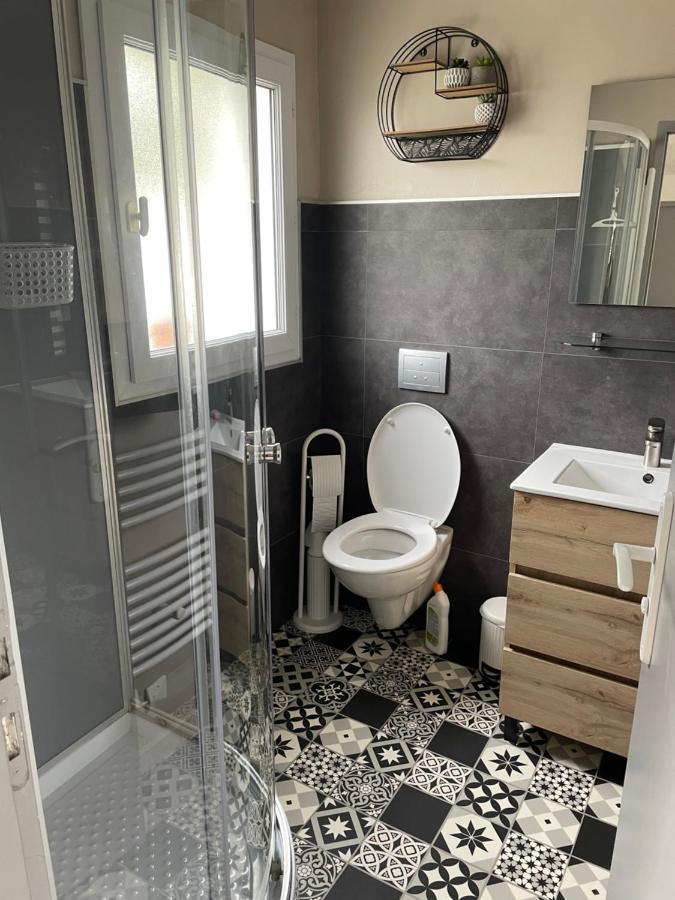 Petite Maison Au Calme, Dans Une Impasse L'Epine  Extérieur photo