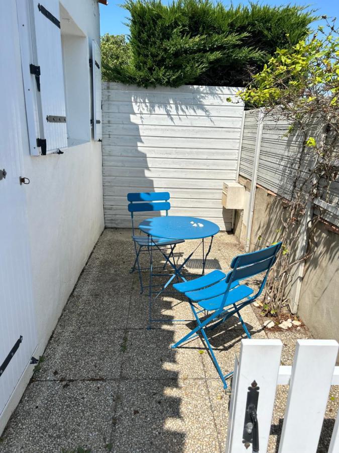 Petite Maison Au Calme, Dans Une Impasse L'Epine  Extérieur photo